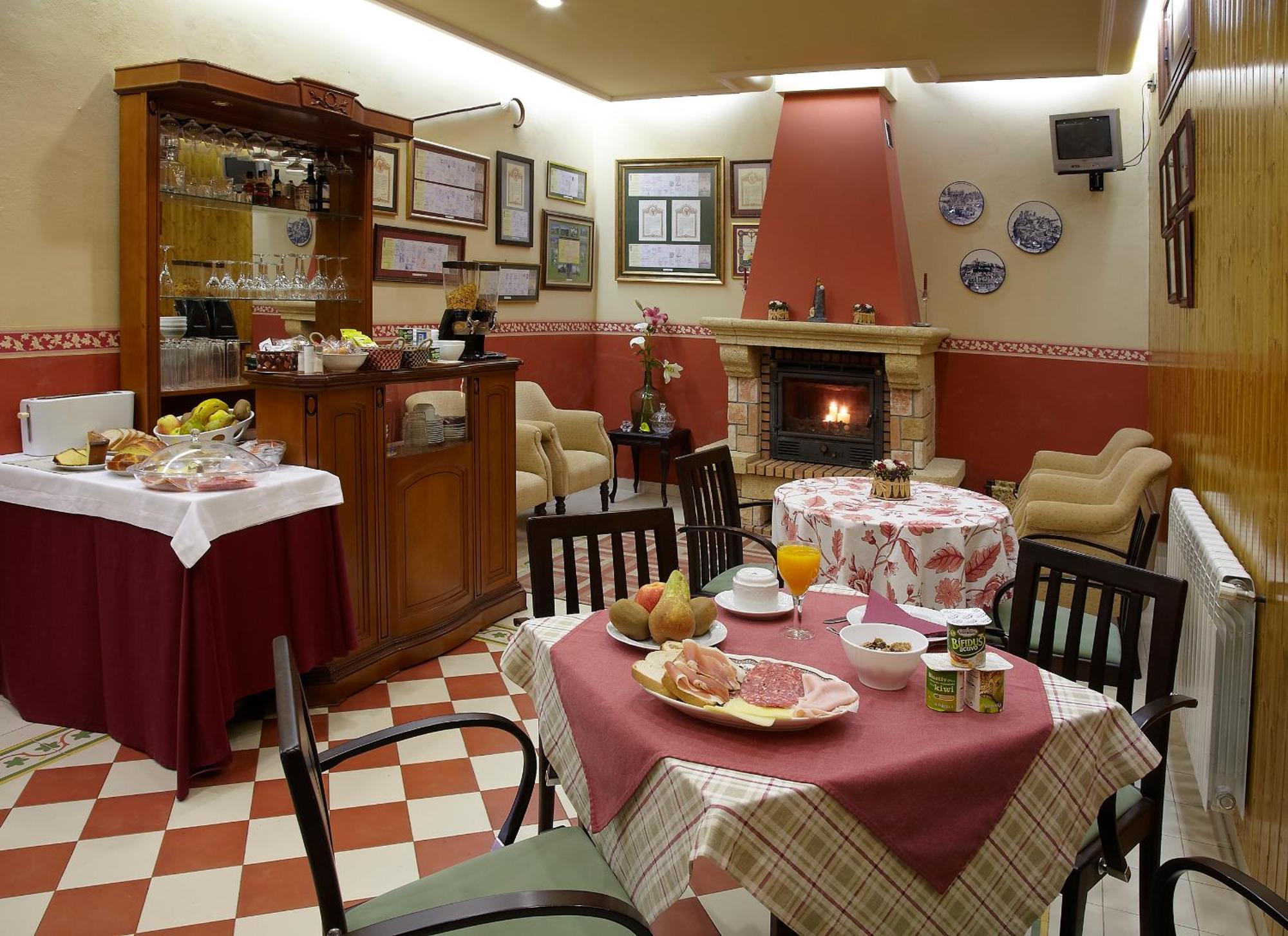 Hotel Villa De לוארקה מראה חיצוני תמונה